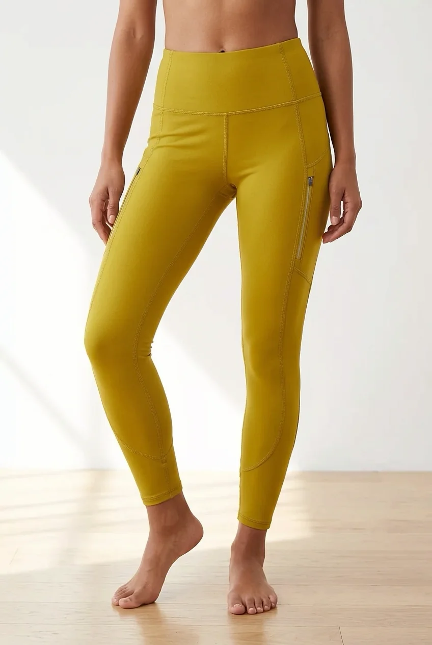 Athleta Rainier 7/8 Tight High-Rise Fleece-Lined Zipper Pocket Leggings — Size Medium