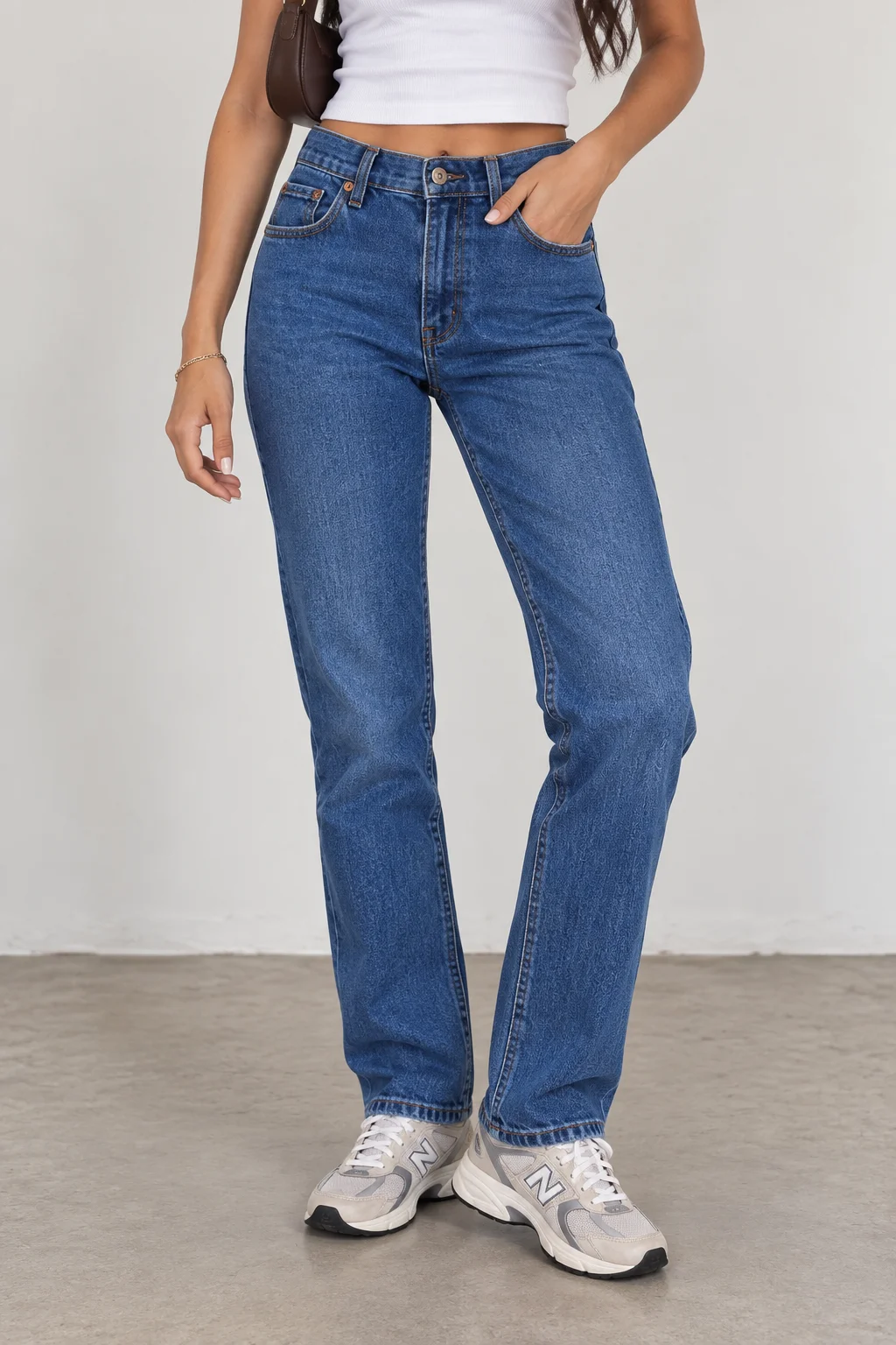 Abercrombie & Fitch Women's High Rise Mom Jeans Medium Wash Blue Size 25 / 0XS